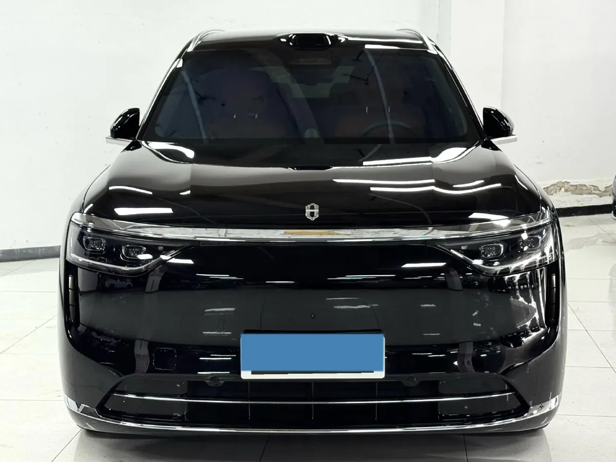 2025 AITO AITO M8 REEV 160HP REEV 53.4KWH,autocango,china used car exporter,china ev exporter,chinese used car exporter,chinese used ev exporter