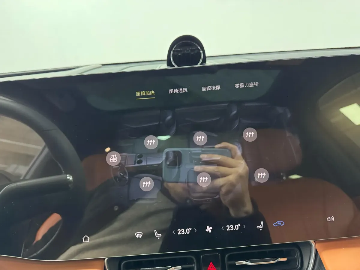 2025 AITO AITO M8 REEV 160HP REEV 53.4KWH,autocango,china used car exporter,china ev exporter,chinese used car exporter,chinese used ev exporter