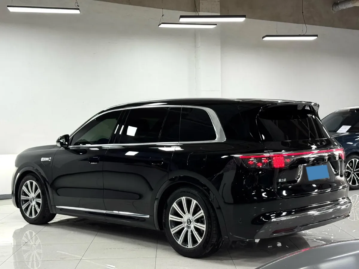 2025 AITO AITO M8 REEV 160HP REEV 53.4KWH,autocango,china used car exporter,china ev exporter,chinese used car exporter,chinese used ev exporter