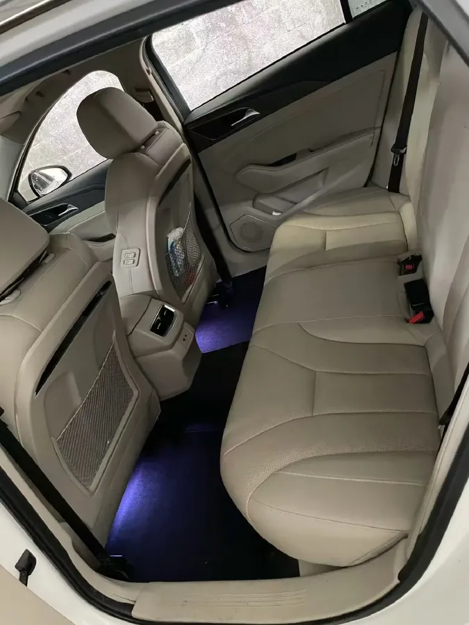 2020 HongQi H5 1.8T 197HP L4 6AT,autocango,china used car exporter,china ev exporter,chinese used car exporter,chinese used ev exporter