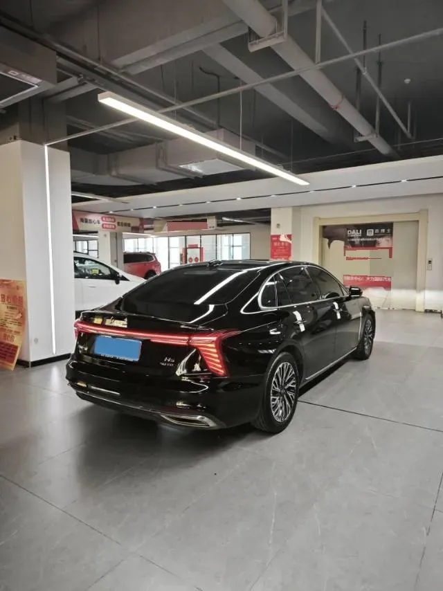 2023 HongQi H5 2.0T 224HP L4 8AT,autocango,china used car exporter,china ev exporter,chinese used car exporter,chinese used ev exporter