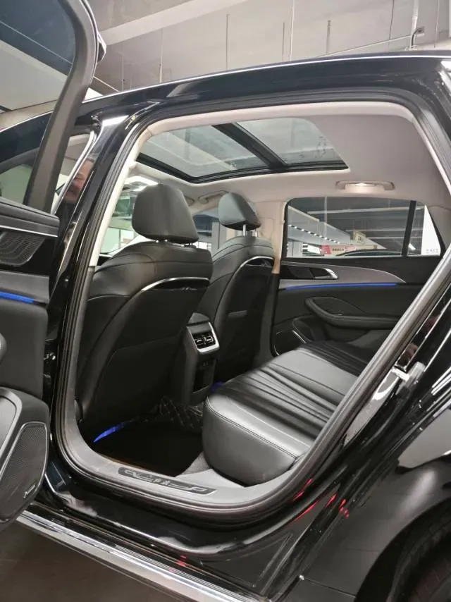 2023 HongQi H5 2.0T 224HP L4 8AT,autocango,china used car exporter,china ev exporter,chinese used car exporter,chinese used ev exporter