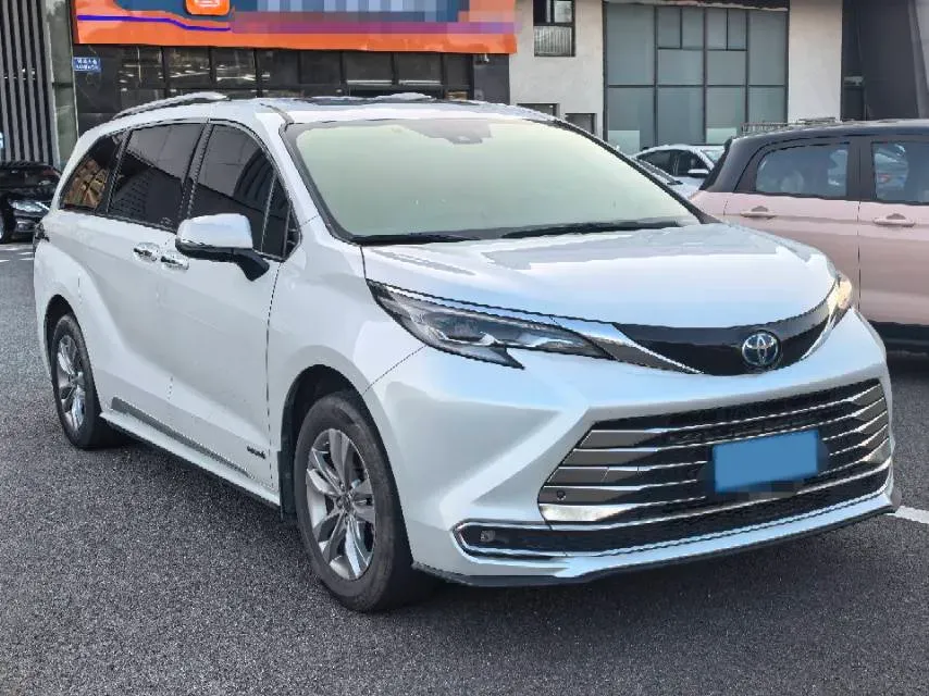 2023 Toyota Sienna 2.5L 189HP L4 E-CVT Hybrid,autocango,china used car exporter,china ev exporter,chinese used car exporter,chinese used ev exporter