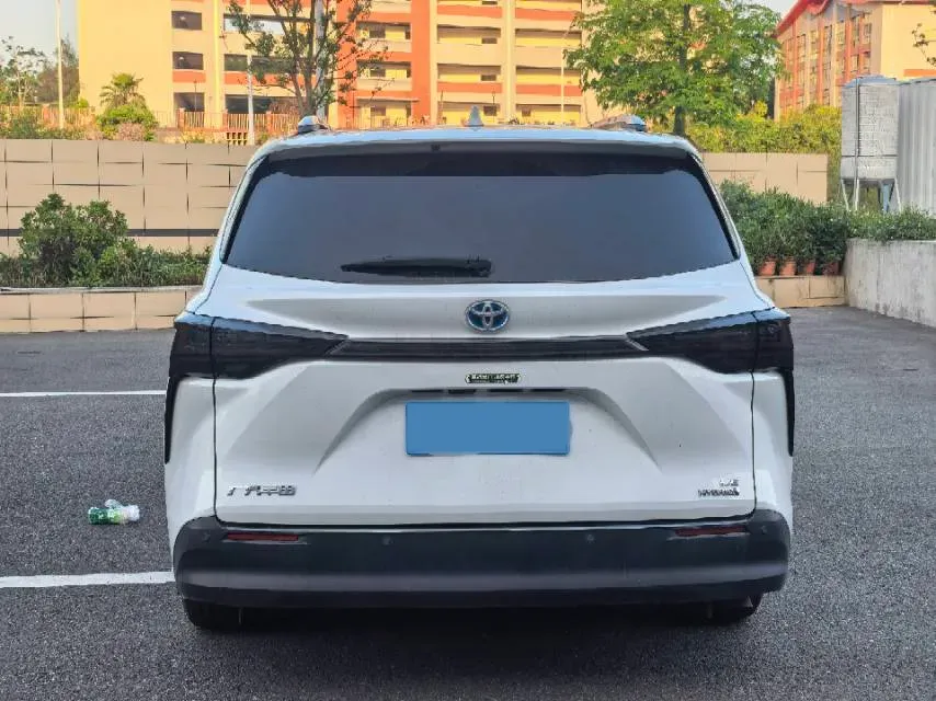 2023 Toyota Sienna 2.5L 189HP L4 E-CVT Hybrid,autocango,china used car exporter,china ev exporter,chinese used car exporter,chinese used ev exporter