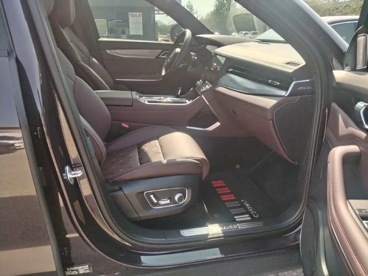 2021 Kia Carnival 2.0T 233HP L4 8AT,autocango,china used car exporter,china ev exporter,chinese used car exporter,chinese used ev exporter