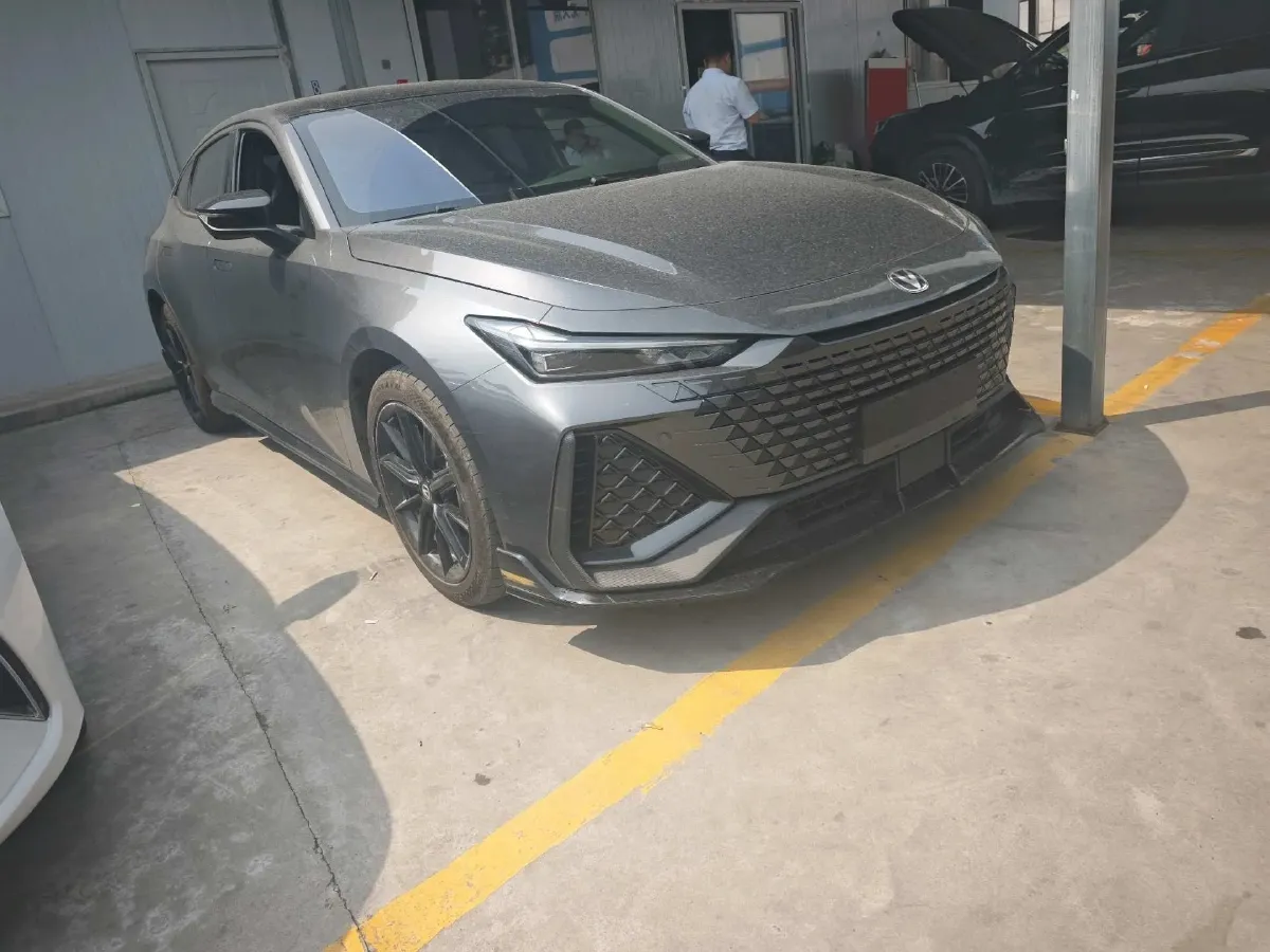 2022 ChangAn UNI-V 2.0T 233HP L4 8AT,autocango,china used car exporter,china ev exporter,chinese used car exporter,chinese used ev exporter