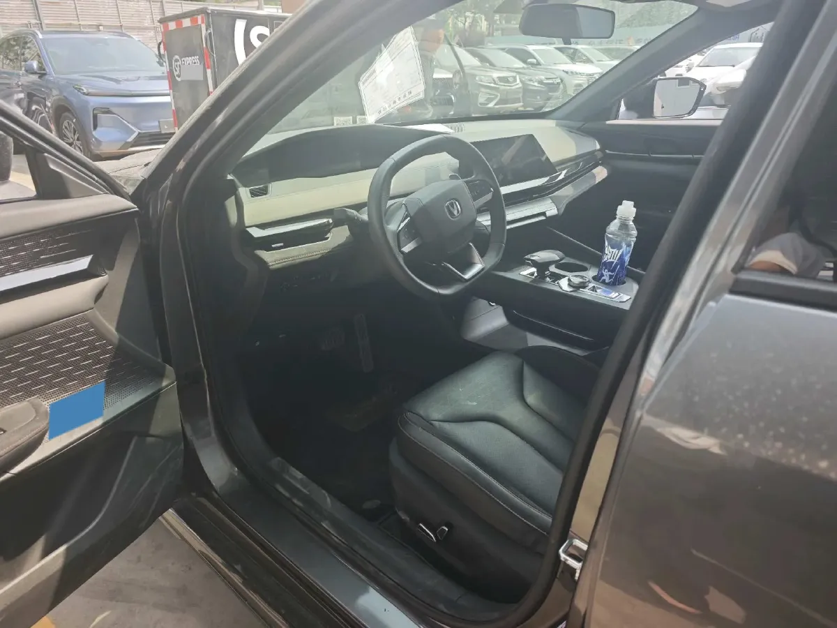 2022 ChangAn UNI-V 2.0T 233HP L4 8AT,autocango,china used car exporter,china ev exporter,chinese used car exporter,chinese used ev exporter