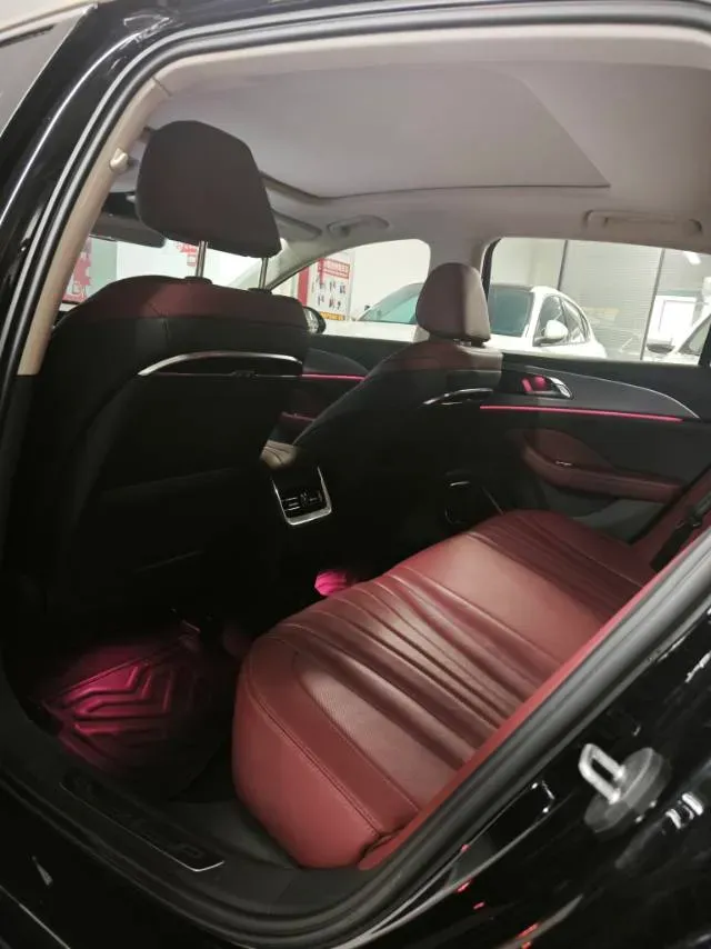 2023 HongQi H5 2.0T 224HP L4 8AT,autocango,china used car exporter,china ev exporter,chinese used car exporter,chinese used ev exporter