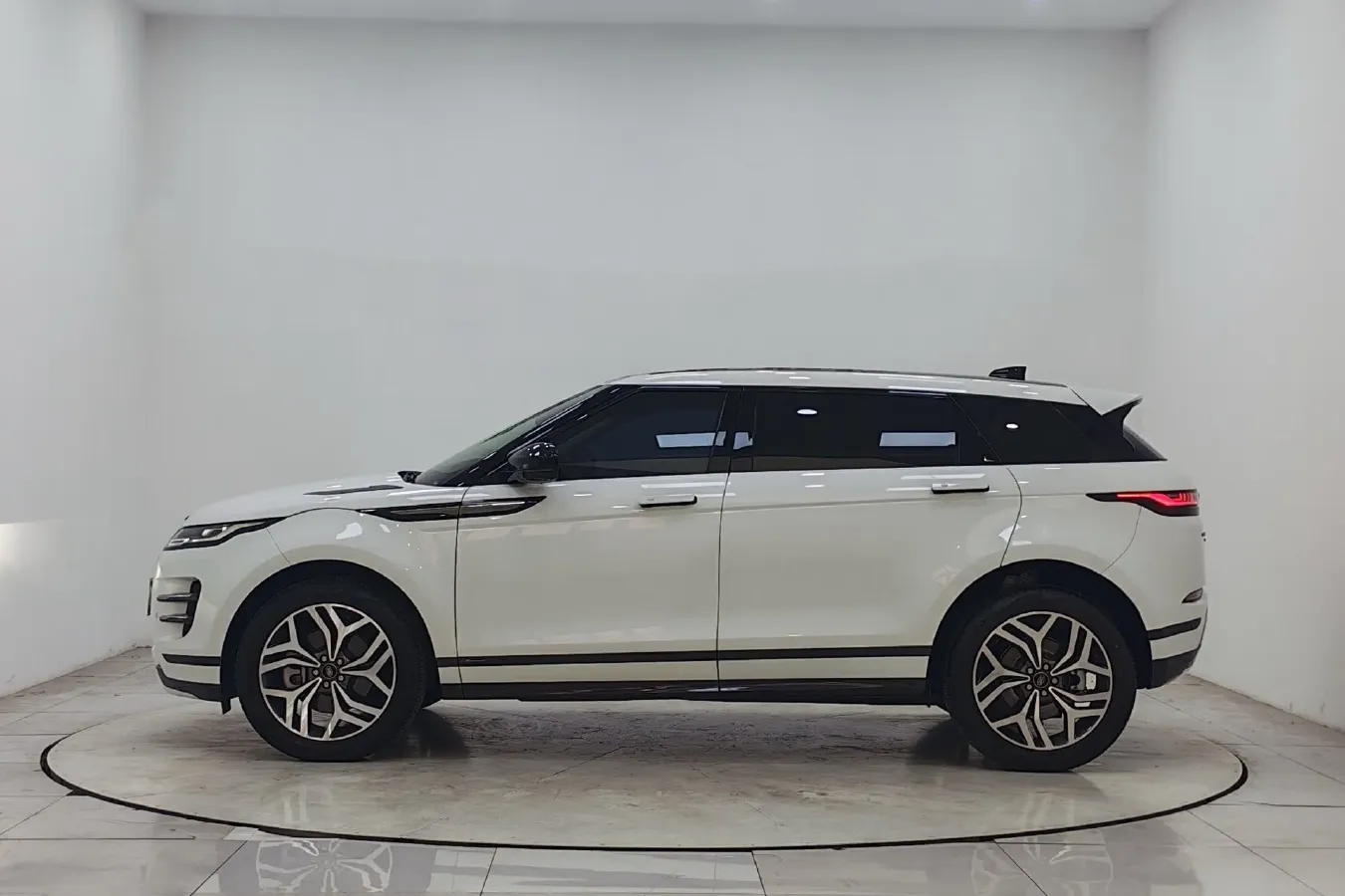 2021 Land Rover Range Rover Evoque 2.0T 249HP L4 9AT,autocango,china used car exporter,china ev exporter,chinese used car exporter,chinese used ev exporter