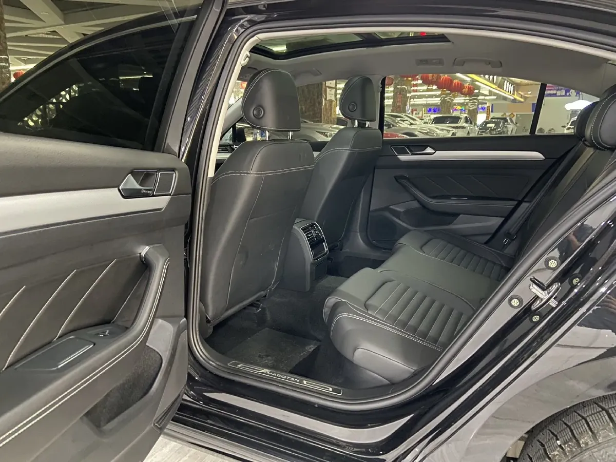 2023 Volkswagen Magotan 1.4T 150HP L4 7DCT,autocango,china used car exporter,china ev exporter,chinese used car exporter,chinese used ev exporter