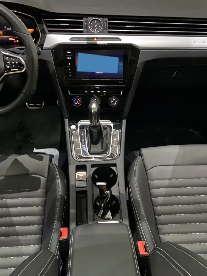 2023 Volkswagen Magotan 1.4T 150HP L4 7DCT,autocango,china used car exporter,china ev exporter,chinese used car exporter,chinese used ev exporter