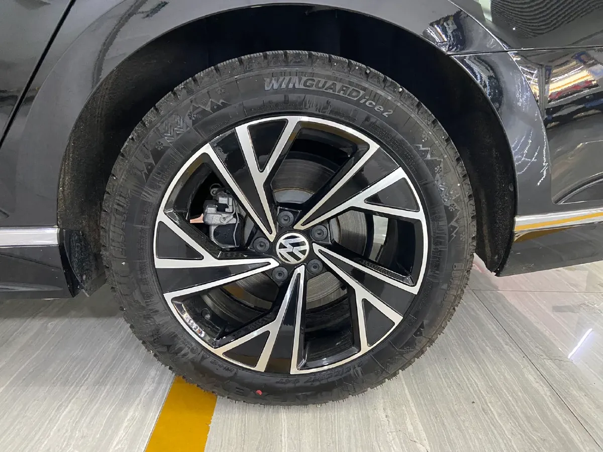 2023 Volkswagen Magotan 1.4T 150HP L4 7DCT,autocango,china used car exporter,china ev exporter,chinese used car exporter,chinese used ev exporter