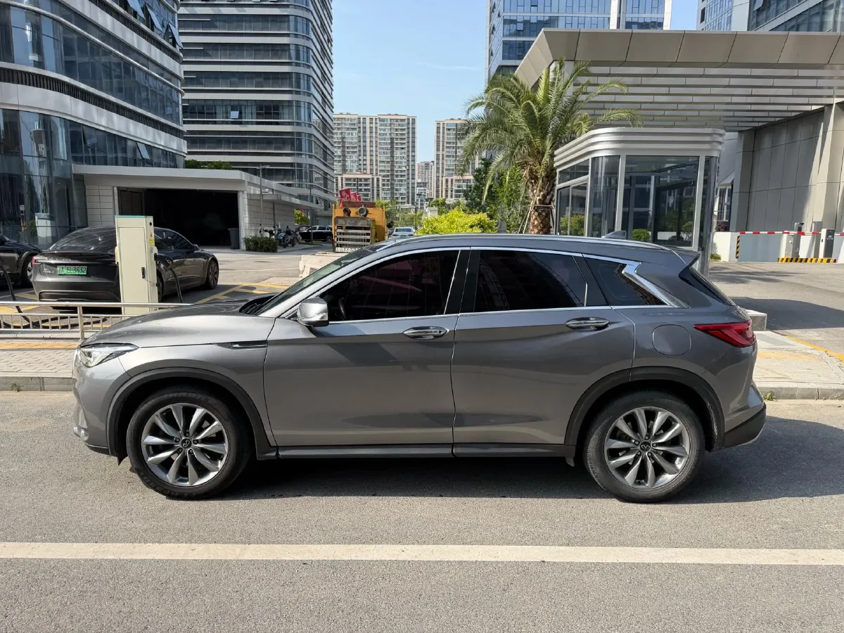 2020 Infiniti QX50 2.0T 272HP L4 CVT,autocango,china used car exporter,china ev exporter,chinese used car exporter,chinese used ev exporter