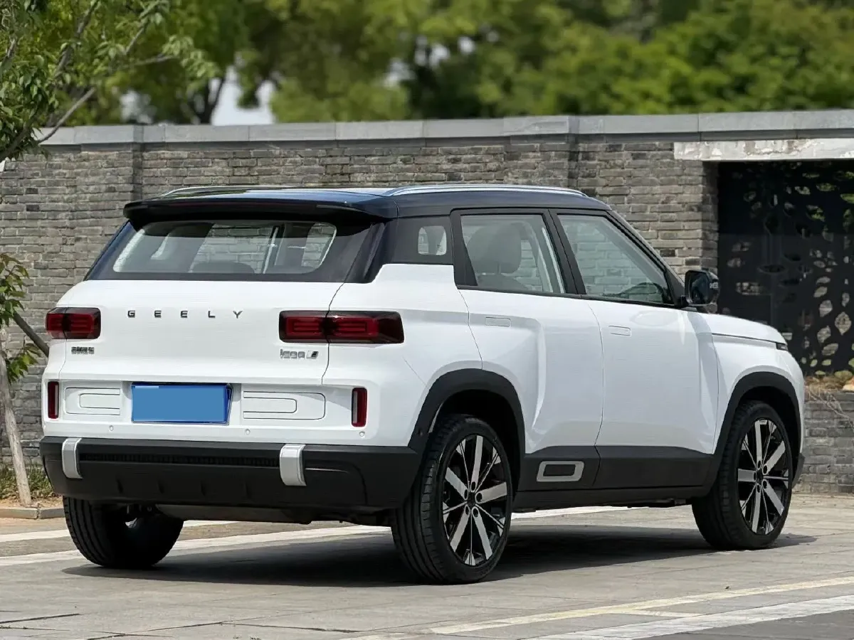 2023 Geely ICON 1.5T 181HP L4 7DCT,autocango,china used car exporter,china ev exporter,chinese used car exporter,chinese used ev exporter