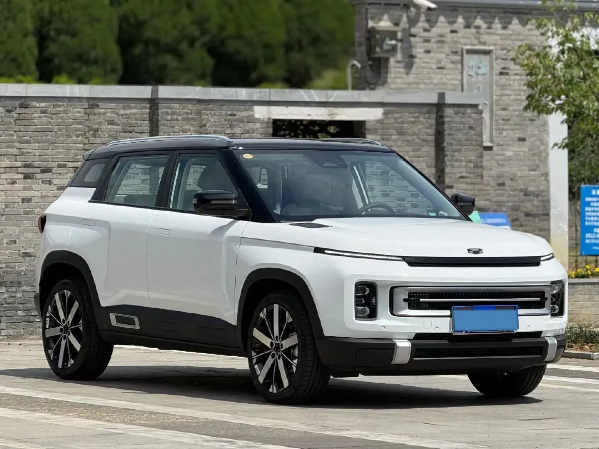 2023 Geely ICON 1.5T 181HP L4 7DCT,autocango,china used car exporter,china ev exporter,chinese used car exporter,chinese used ev exporter