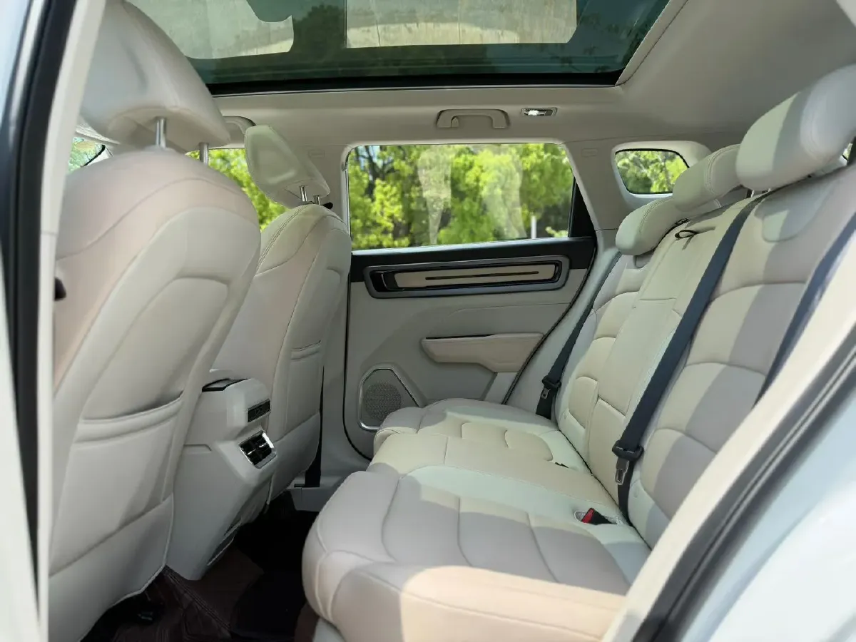 2023 Geely ICON 1.5T 181HP L4 7DCT,autocango,china used car exporter,china ev exporter,chinese used car exporter,chinese used ev exporter