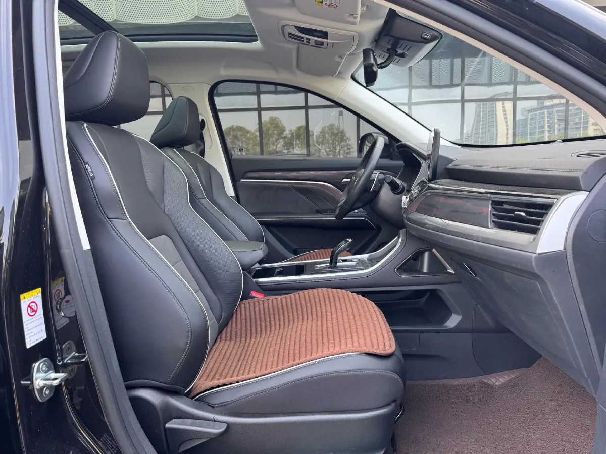 2021 Haval H6 1.5T 169HP L4 7DCT,autocango,china used car exporter,china ev exporter,chinese used car exporter,chinese used ev exporter