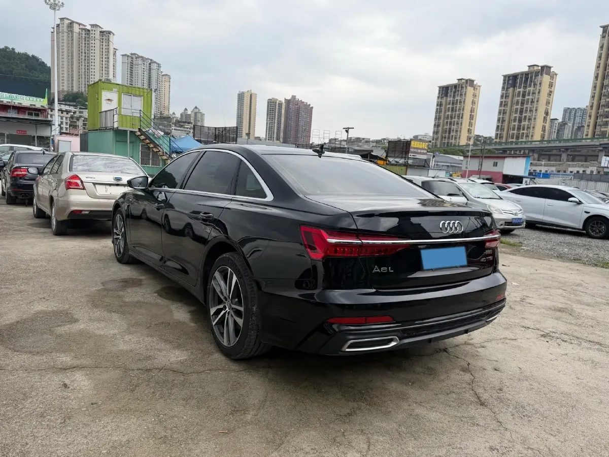 2021 Audi A6L 2.0T 190HP L4 7DCT,autocango,china used car exporter,china ev exporter,chinese used car exporter,chinese used ev exporter