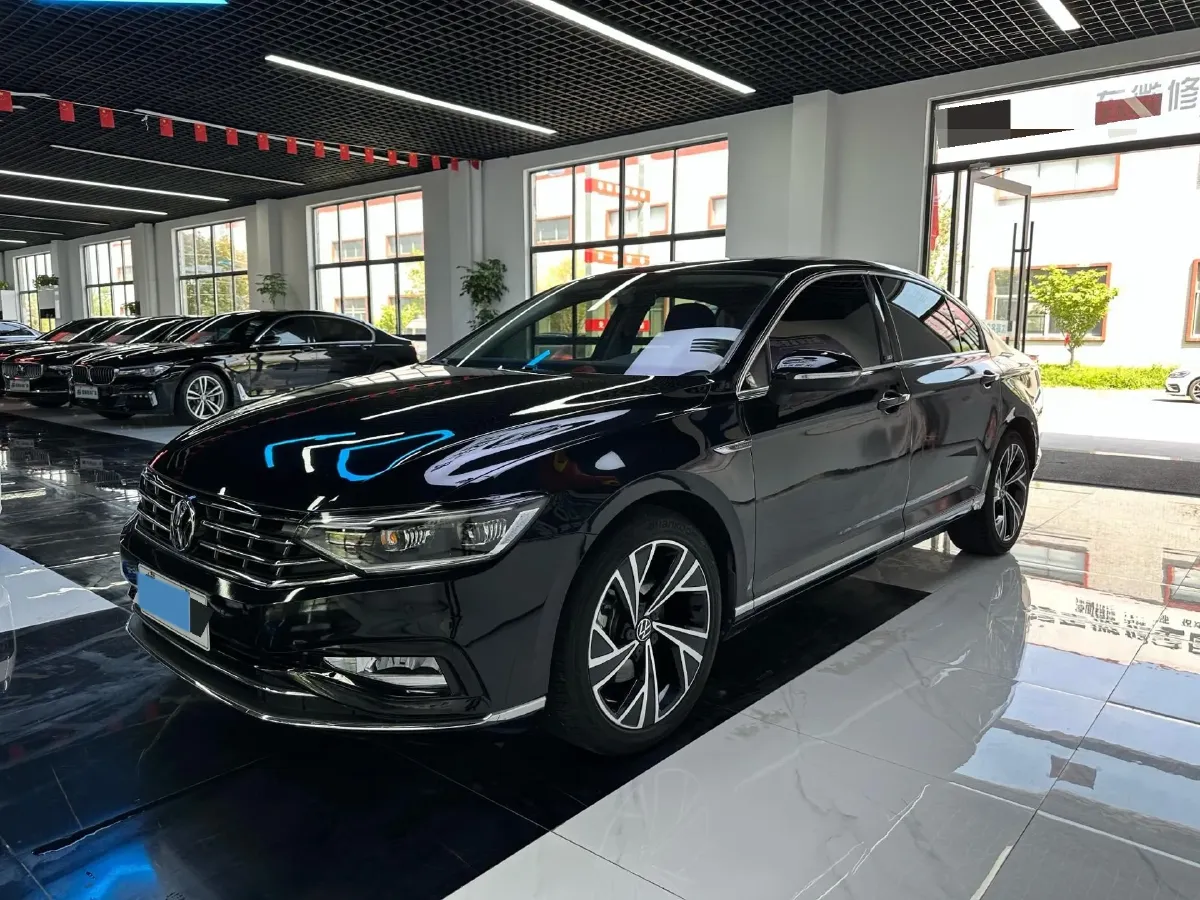 2021 Volkswagen Magotan 2.0T 186HP L4 7DCT,autocango,china used car exporter,china ev exporter,chinese used car exporter,chinese used ev exporter