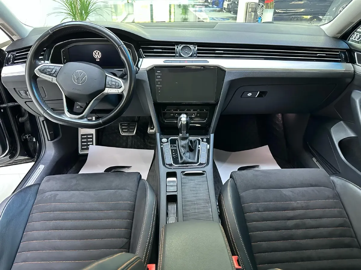 2021 Volkswagen Magotan 2.0T 186HP L4 7DCT,autocango,china used car exporter,china ev exporter,chinese used car exporter,chinese used ev exporter