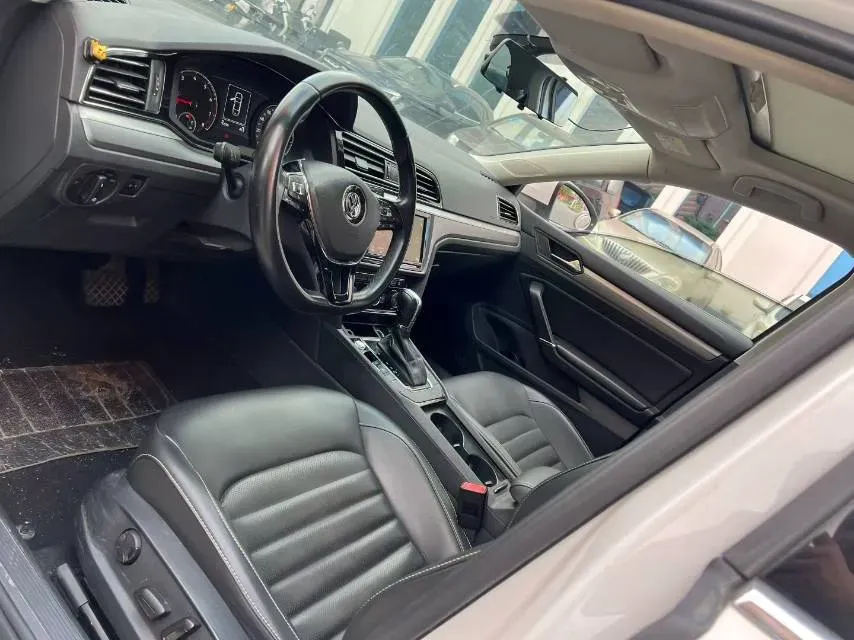 2019 Volkswagen Tayron 2.0T 186HP L4 7DCT,autocango,china used car exporter,china ev exporter,chinese used car exporter,chinese used ev exporter