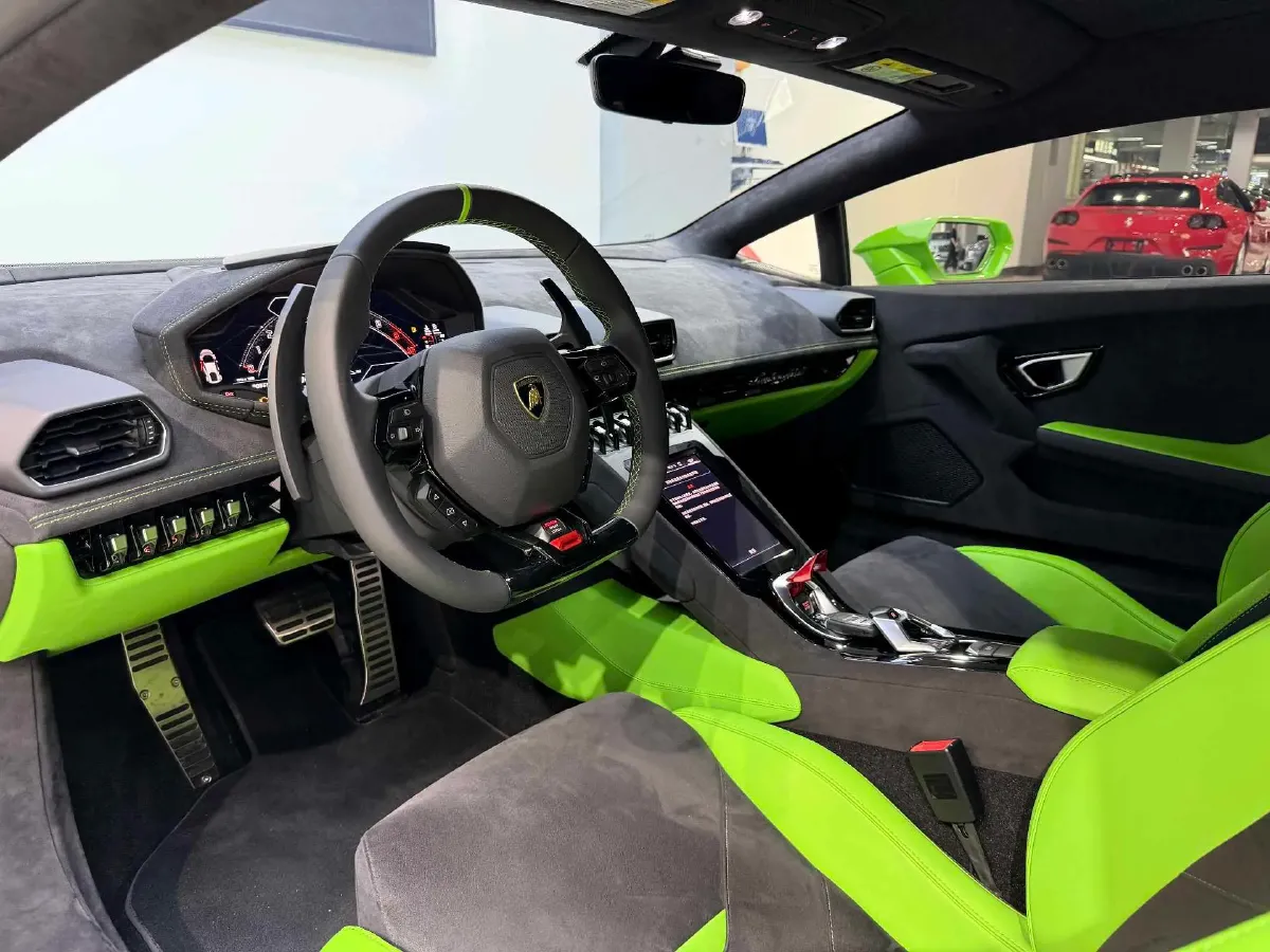 2023 Lamborghini Huracán 5.2L 640HP V10 7DCT,autocango,china used car exporter,china ev exporter,chinese used car exporter,chinese used ev exporter