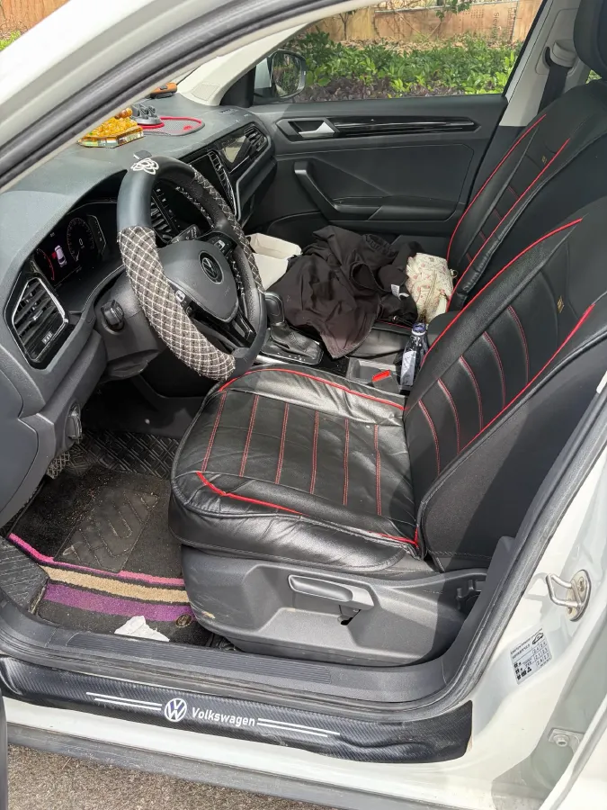 2021 Volkswagen T-Roc 1.4T 150HP L4 7DCT,autocango,china used car exporter,china ev exporter,chinese used car exporter,chinese used ev exporter