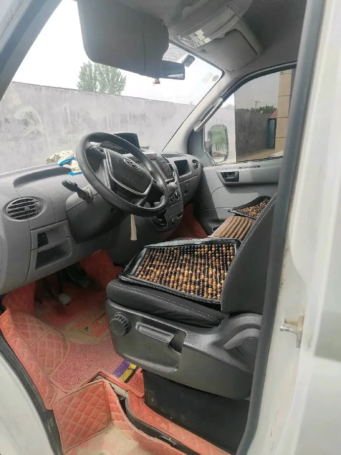 2021 MAXUS XinTu V80 2.0T 127HP L4 6MT,autocango,china used car exporter,china ev exporter,chinese used car exporter,chinese used ev exporter