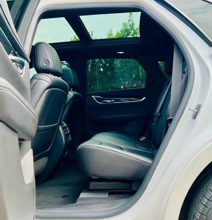 2022 Cadillac XT5 2.0T 237HP L4 9AT,autocango,china used car exporter,china ev exporter,chinese used car exporter,chinese used ev exporter