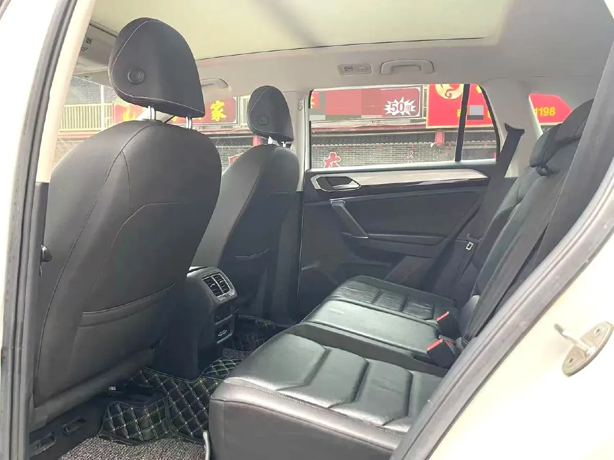 2019 Jeep Cherokee 2.0T 234HP L4 9AT,autocango,china used car exporter,china ev exporter,chinese used car exporter,chinese used ev exporter