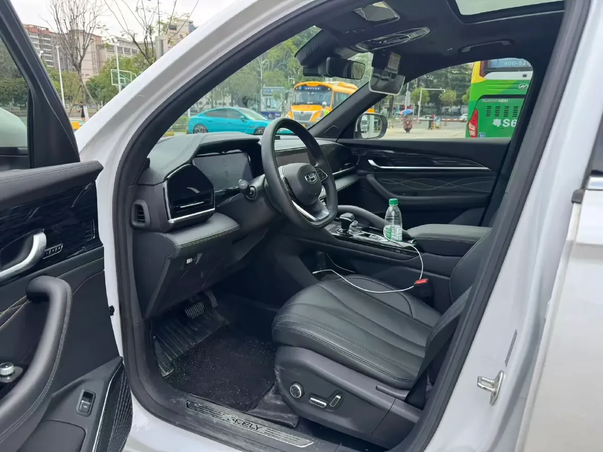 2024 Geely Monjaro 2.0T 218HP L4 7DCT,autocango,china used car exporter,china ev exporter,chinese used car exporter,chinese used ev exporter