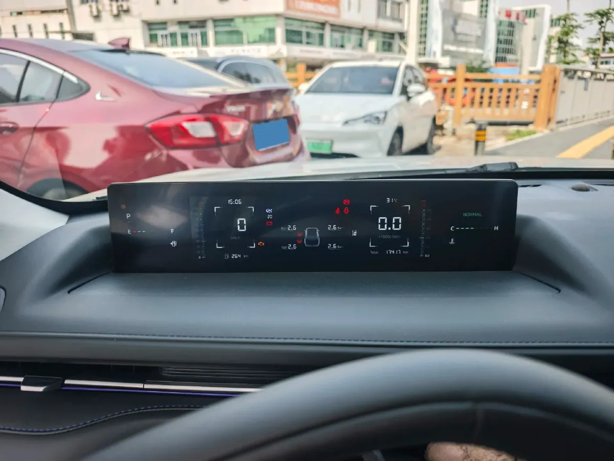 2023 ChangAn Oshan Z6 1.5T 188HP L4 7DCT,autocango,china used car exporter,china ev exporter,chinese used car exporter,chinese used ev exporter