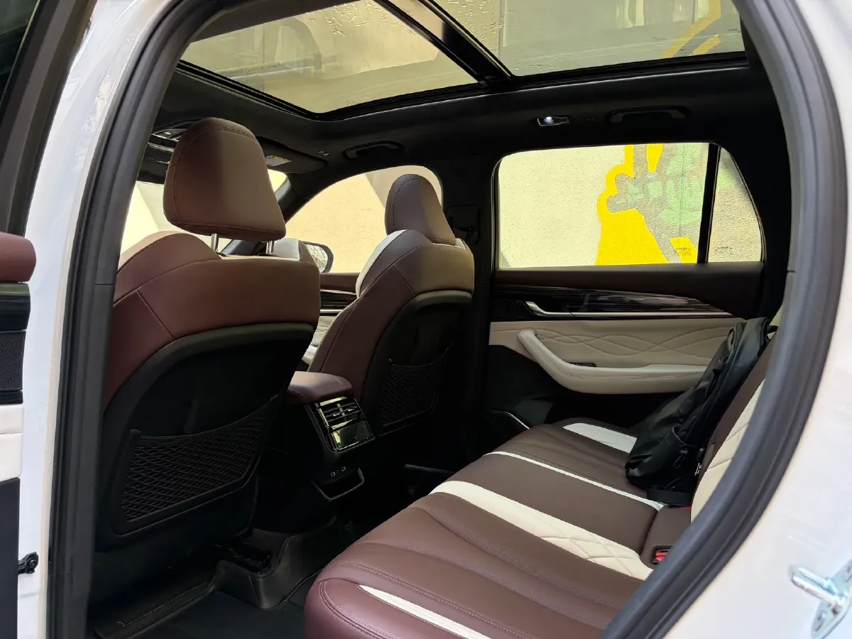 2021 Geely Monjaro 2.0T 218HP L4 7DCT,autocango,china used car exporter,china ev exporter,chinese used car exporter,chinese used ev exporter