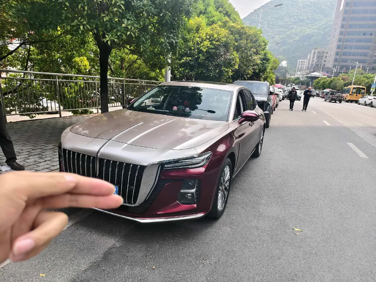 2023 HongQi H5 1.5T 169HP L4 E-CVT Hybrid,autocango,china used car exporter,china ev exporter,chinese used car exporter,chinese used ev exporter