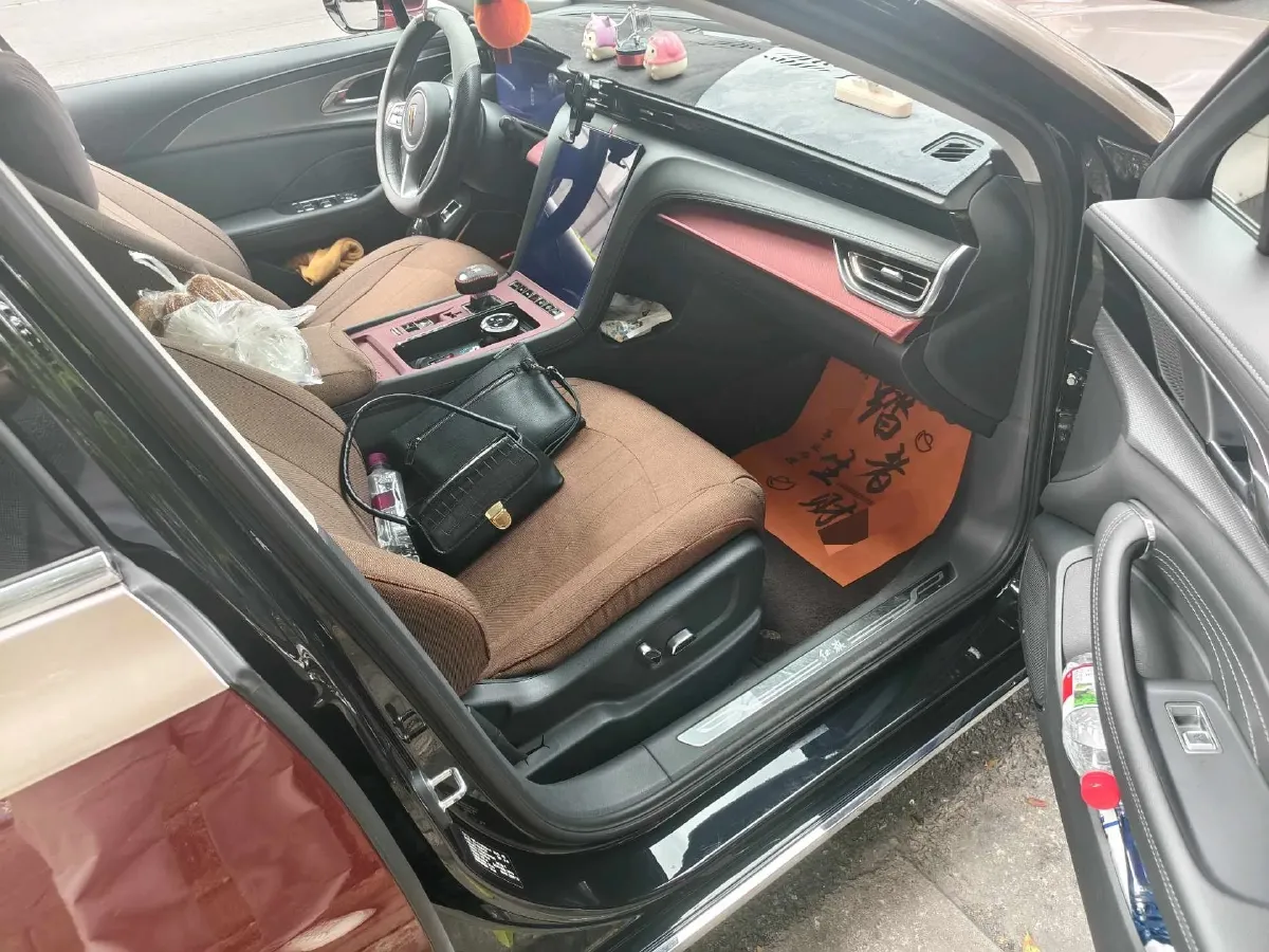 2023 HongQi H5 1.5T 169HP L4 E-CVT Hybrid,autocango,china used car exporter,china ev exporter,chinese used car exporter,chinese used ev exporter