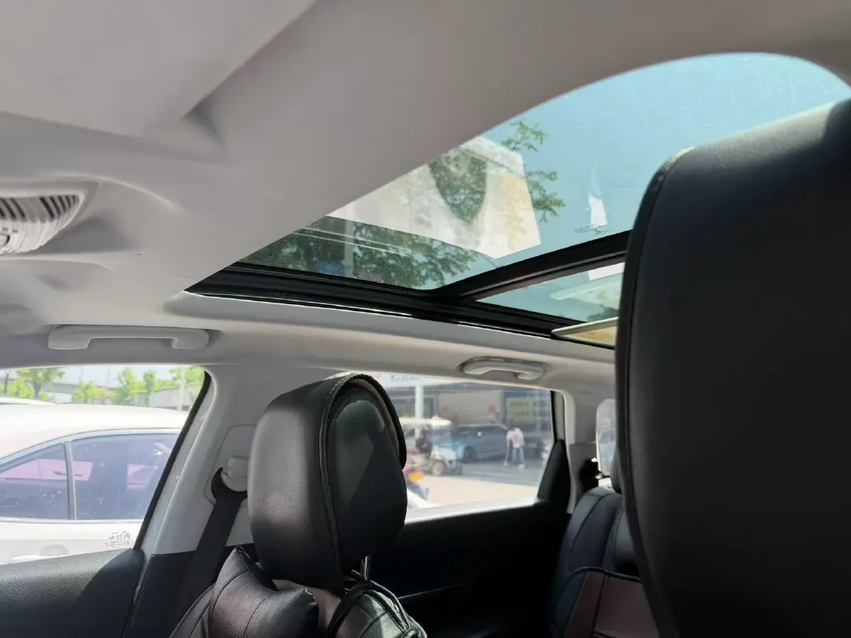 2017 Peugeot 5008 1.6T 167HP L4 6AT,autocango,china used car exporter,china ev exporter,chinese used car exporter,chinese used ev exporter