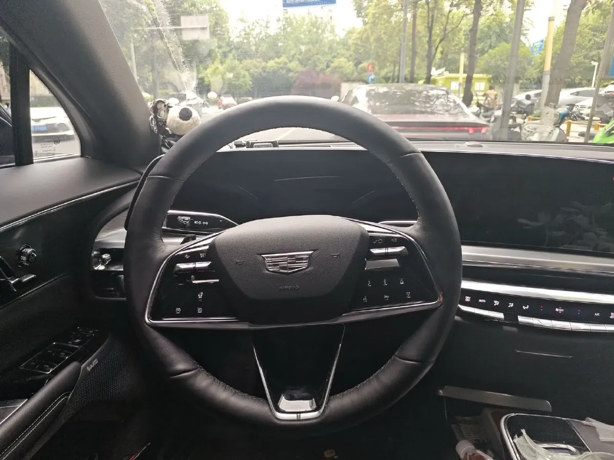 2024 Cadillac IQ Lyriq BEV 68.4KWH,autocango,china used car exporter,china ev exporter,chinese used car exporter,chinese used ev exporter