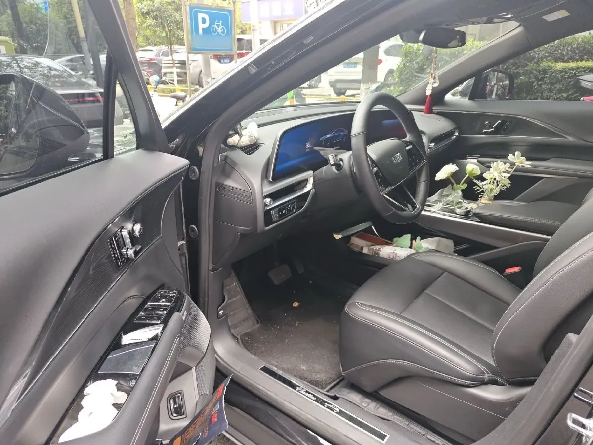 2024 Cadillac IQ Lyriq BEV 68.4KWH,autocango,china used car exporter,china ev exporter,chinese used car exporter,chinese used ev exporter