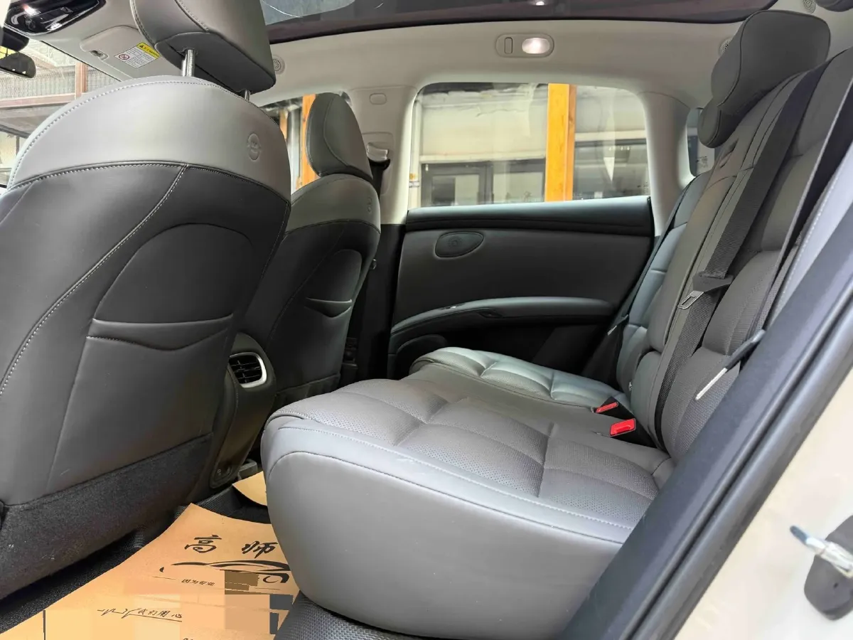 2023 IM LS6 BEV 71KWH,autocango,china used car exporter,china ev exporter,chinese used car exporter,chinese used ev exporter