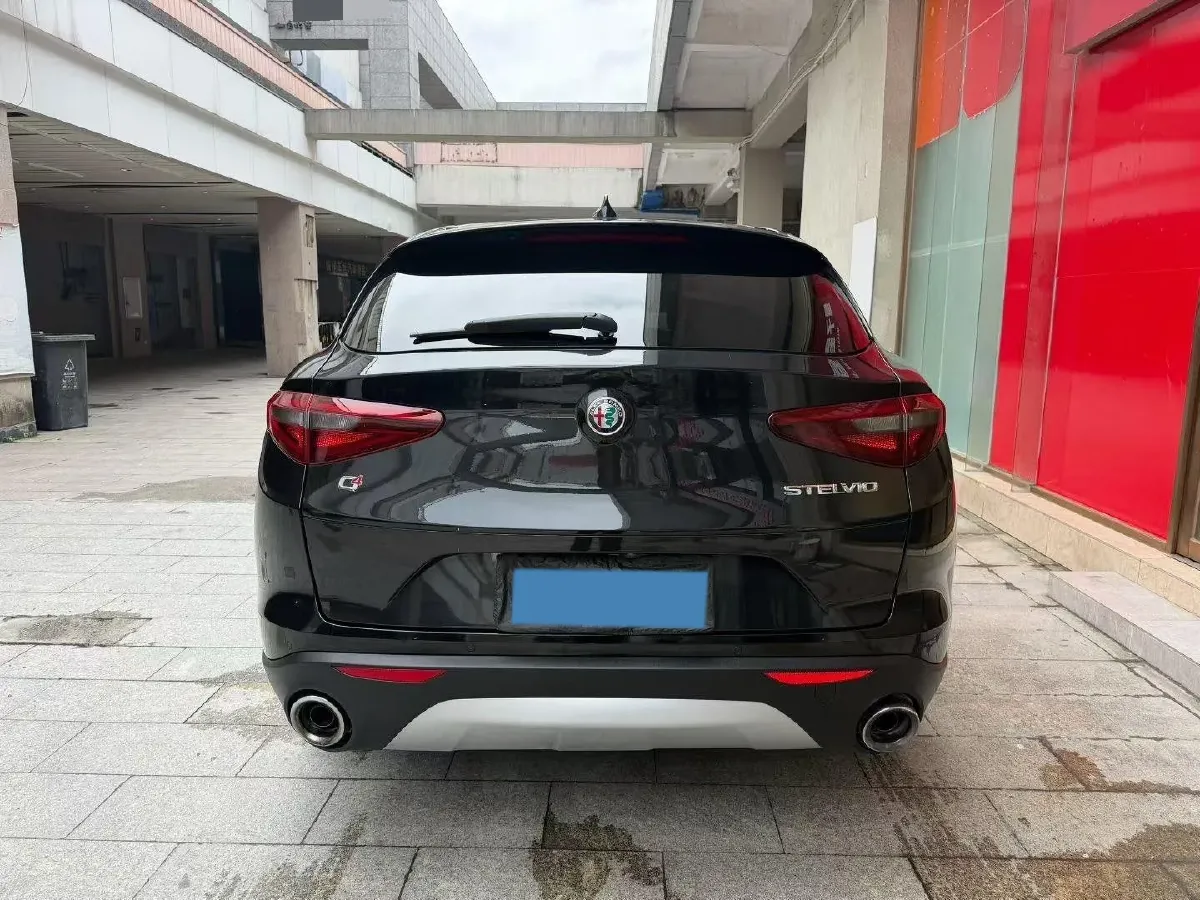 2017 Jaguar XE 2.0T 240HP L4 8AT,autocango,china used car exporter,china ev exporter,chinese used car exporter,chinese used ev exporter