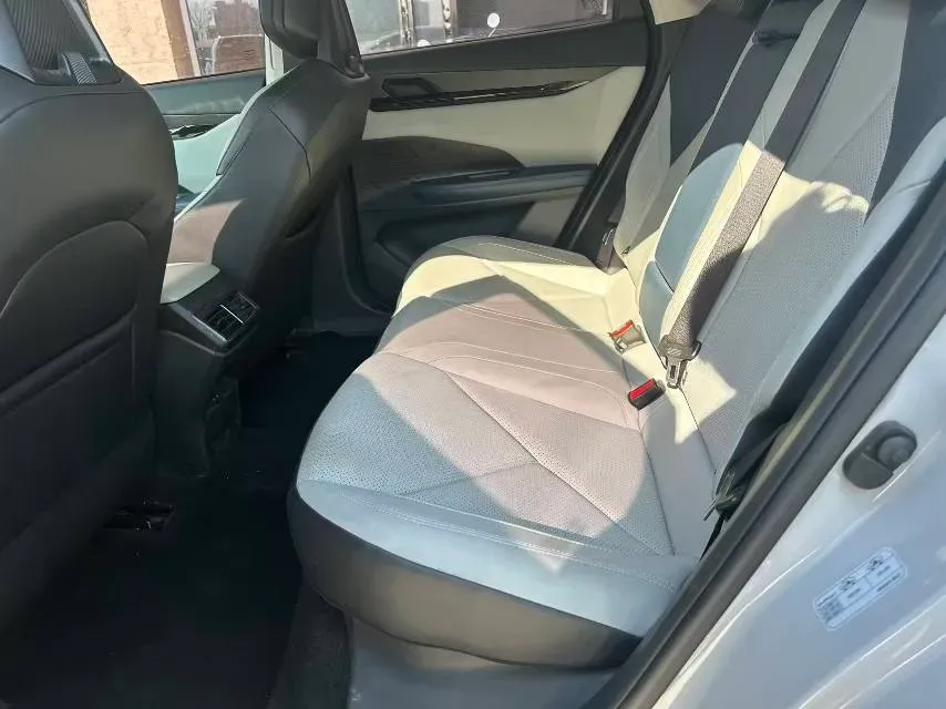 2023 ChangAn UNI-V iDD 1.5T 170HP L4 6TCT PHEV 18.4KWH,autocango,china used car exporter,china ev exporter,chinese used car exporter,chinese used ev exporter