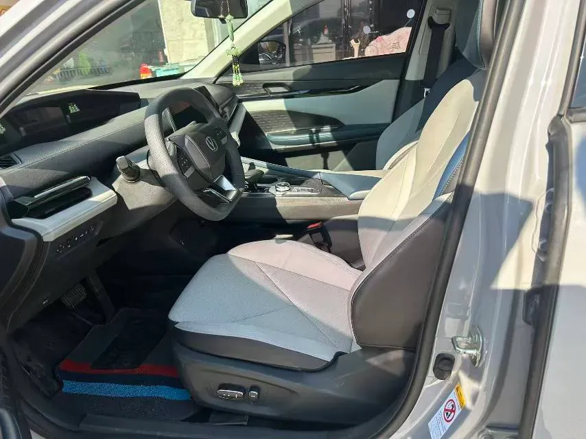 2023 ChangAn UNI-V iDD 1.5T 170HP L4 6TCT PHEV 18.4KWH,autocango,china used car exporter,china ev exporter,chinese used car exporter,chinese used ev exporter