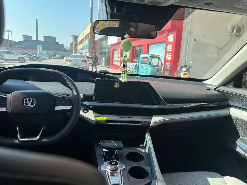 2023 ChangAn UNI-V iDD 1.5T 170HP L4 6TCT PHEV 18.4KWH,autocango,china used car exporter,china ev exporter,chinese used car exporter,chinese used ev exporter