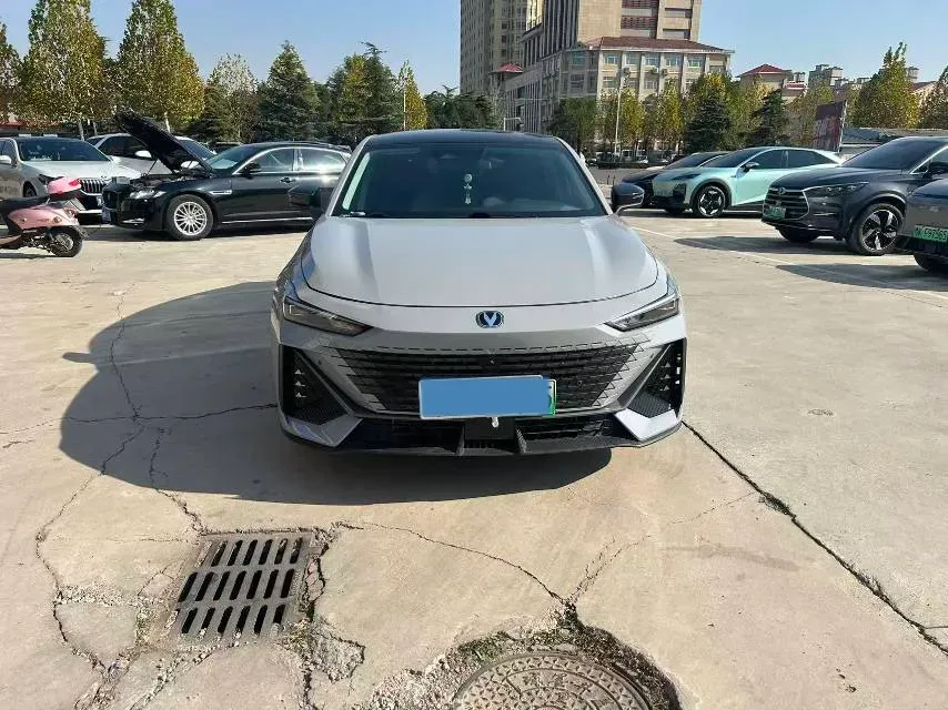 2023 ChangAn UNI-V iDD 1.5T 170HP L4 6TCT PHEV 18.4KWH,autocango,china used car exporter,china ev exporter,chinese used car exporter,chinese used ev exporter