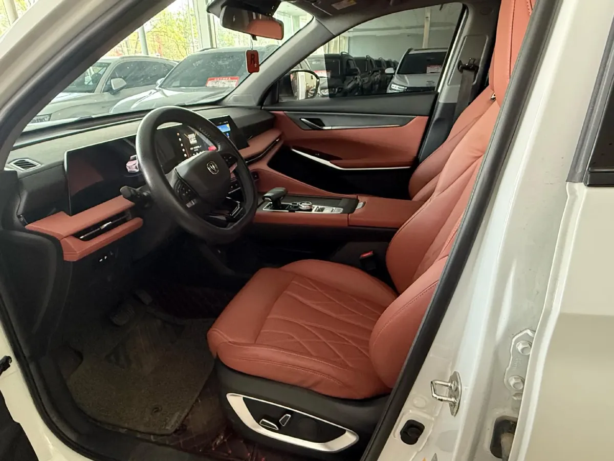 2022 ChangAn CS75 Plus 1.5T 188HP L4 8AT,autocango,china used car exporter,china ev exporter,chinese used car exporter,chinese used ev exporter