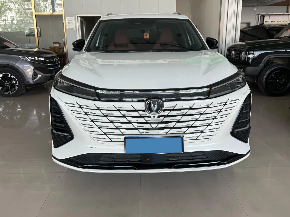 2022 ChangAn CS75 Plus 1.5T 188HP L4 8AT,autocango,china used car exporter,china ev exporter,chinese used car exporter,chinese used ev exporter