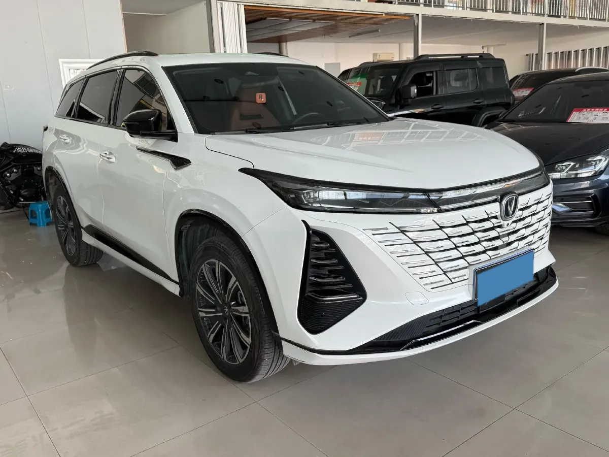 2022 ChangAn CS75 Plus 1.5T 188HP L4 8AT,autocango,china used car exporter,china ev exporter,chinese used car exporter,chinese used ev exporter