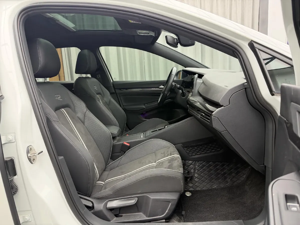 2023 Volkswagen Golf 1.4T 150HP L4 7DCT,autocango,china used car exporter,china ev exporter,chinese used car exporter,chinese used ev exporter