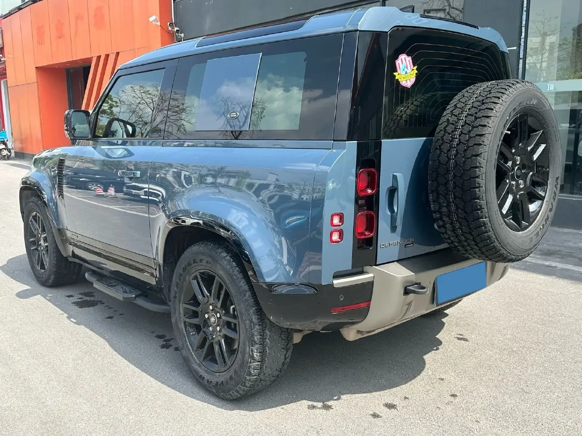 2021 Land Rover Defender 3.0T 400HP L6 8AT,autocango,china used car exporter,china ev exporter,chinese used car exporter,chinese used ev exporter
