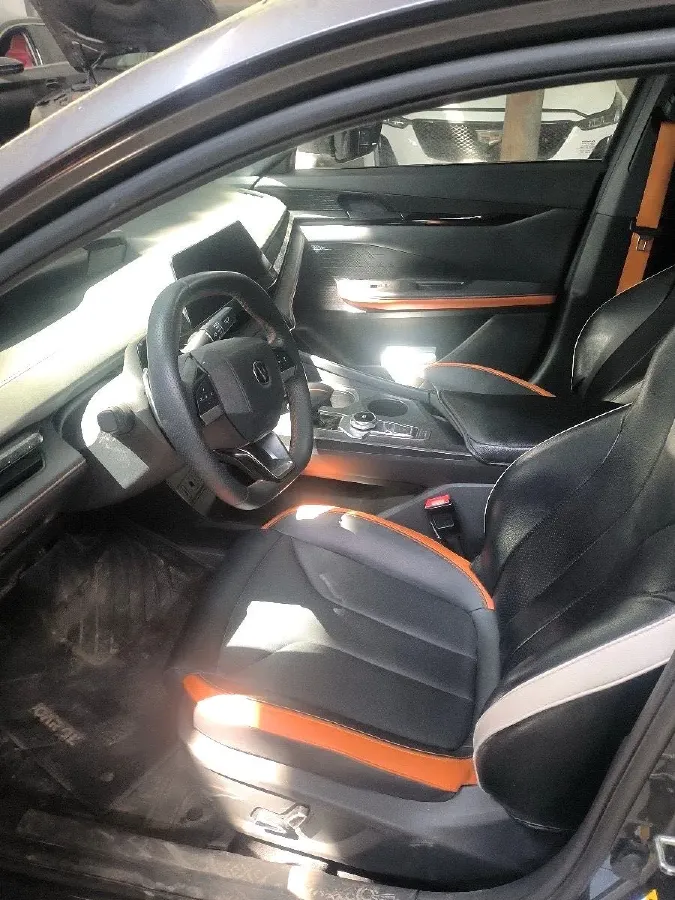 2022 ChangAn UNI-V 2.0T 233HP L4 8AT,autocango,china used car exporter,china ev exporter,chinese used car exporter,chinese used ev exporter